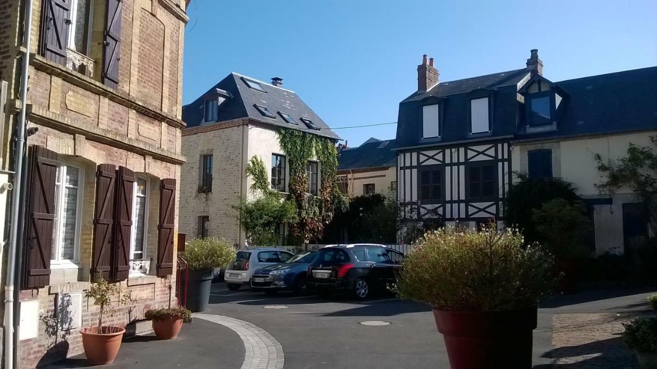 Villa La P'tite Normande Villerville Esterno foto